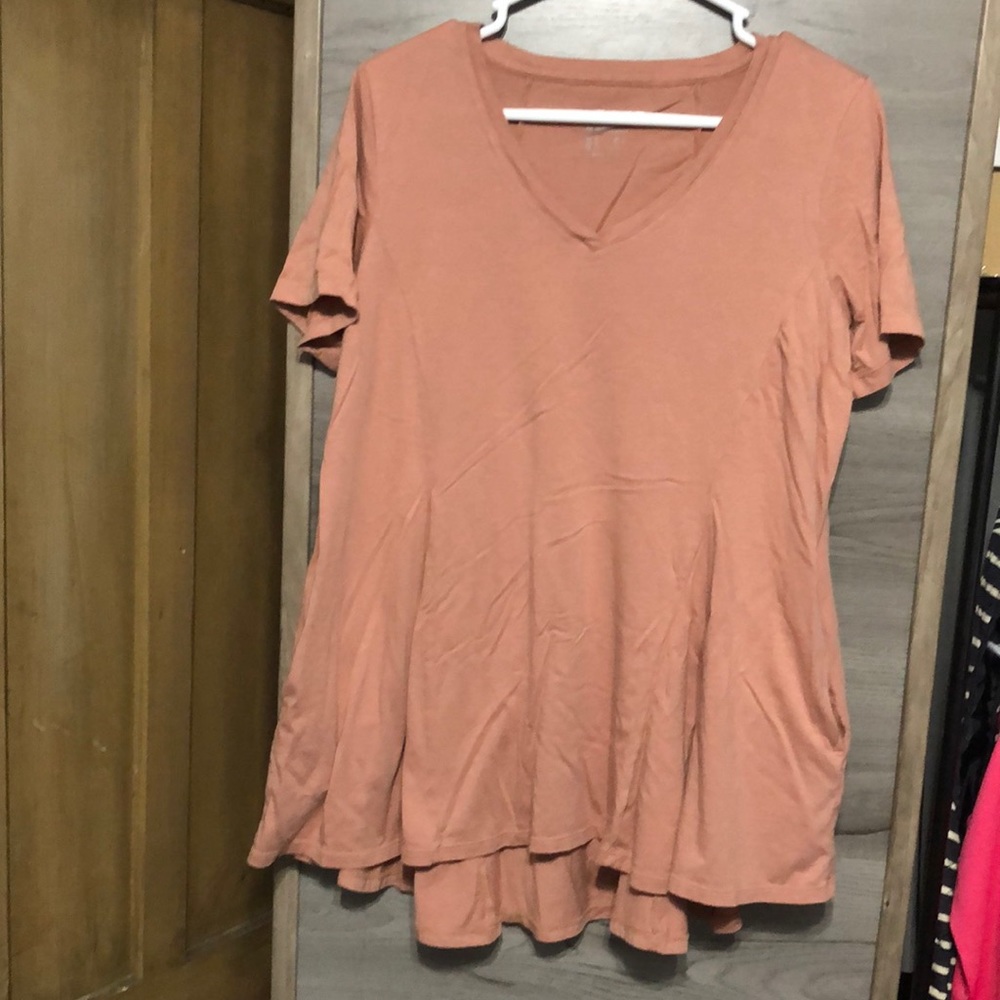 Logo by Lori Goldstein Cotton Top Size Medium